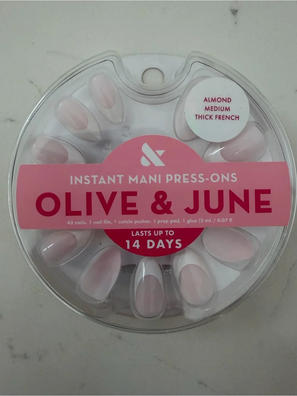 Olive & June Almond Medium Thick French Press-On Nails — Light Pink